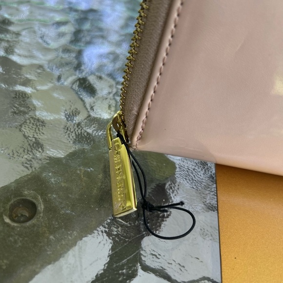 NWT-Anne Klein Tan Leather Wallet with Metallic Zipper - Picture 4 of 6